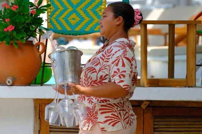 Beach Day at The Pink Mango, just 10 mins from town. - Food, drinks, and why the kitchen leadership matters