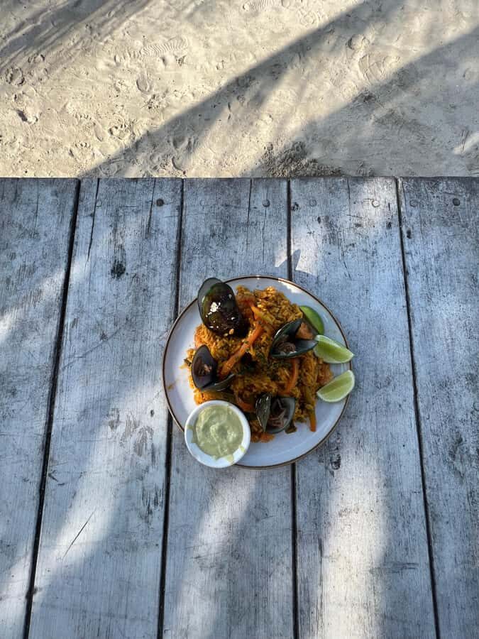 Isla Tierra Bomba beach club: Day Pass with typical food - Drinks and dessert: what’s included, and what that means for your budget