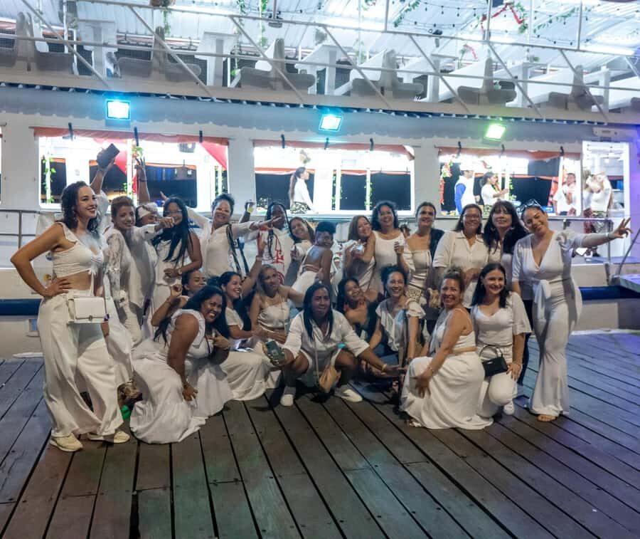 White Night Boat Party: Dinner Buffet, Dancing and Open Bar - Key things to know before you go